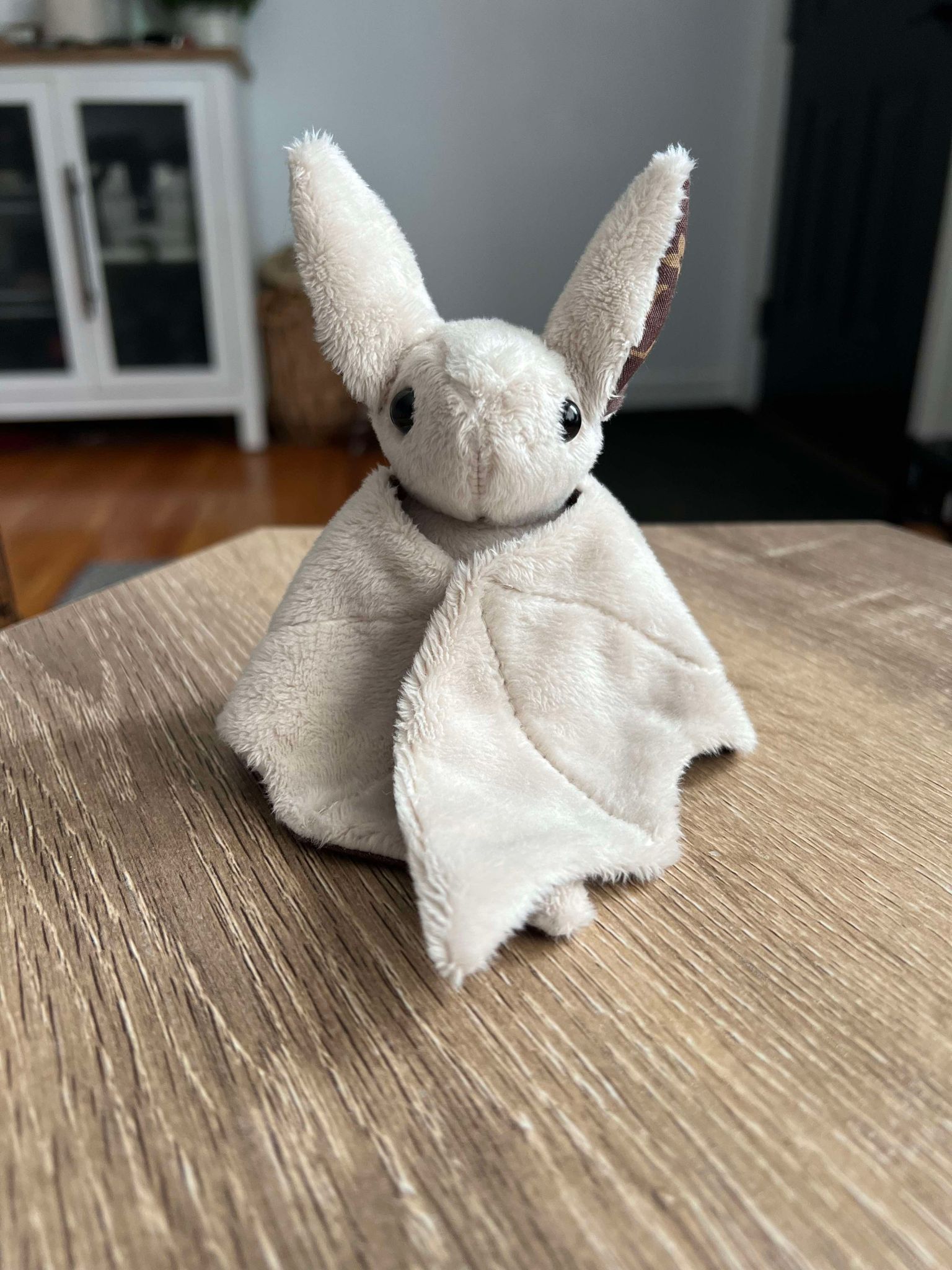 Bebe Bat - Lou