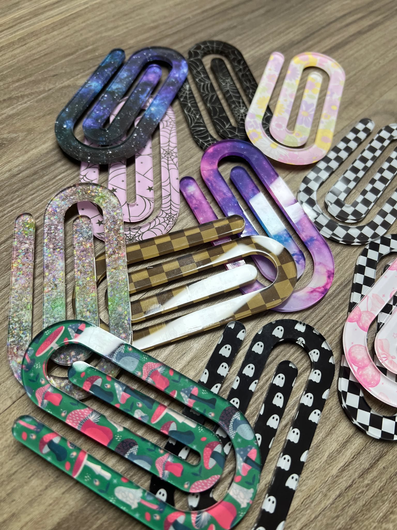 Jumbo Acrylic Paper Clip / Bookmark