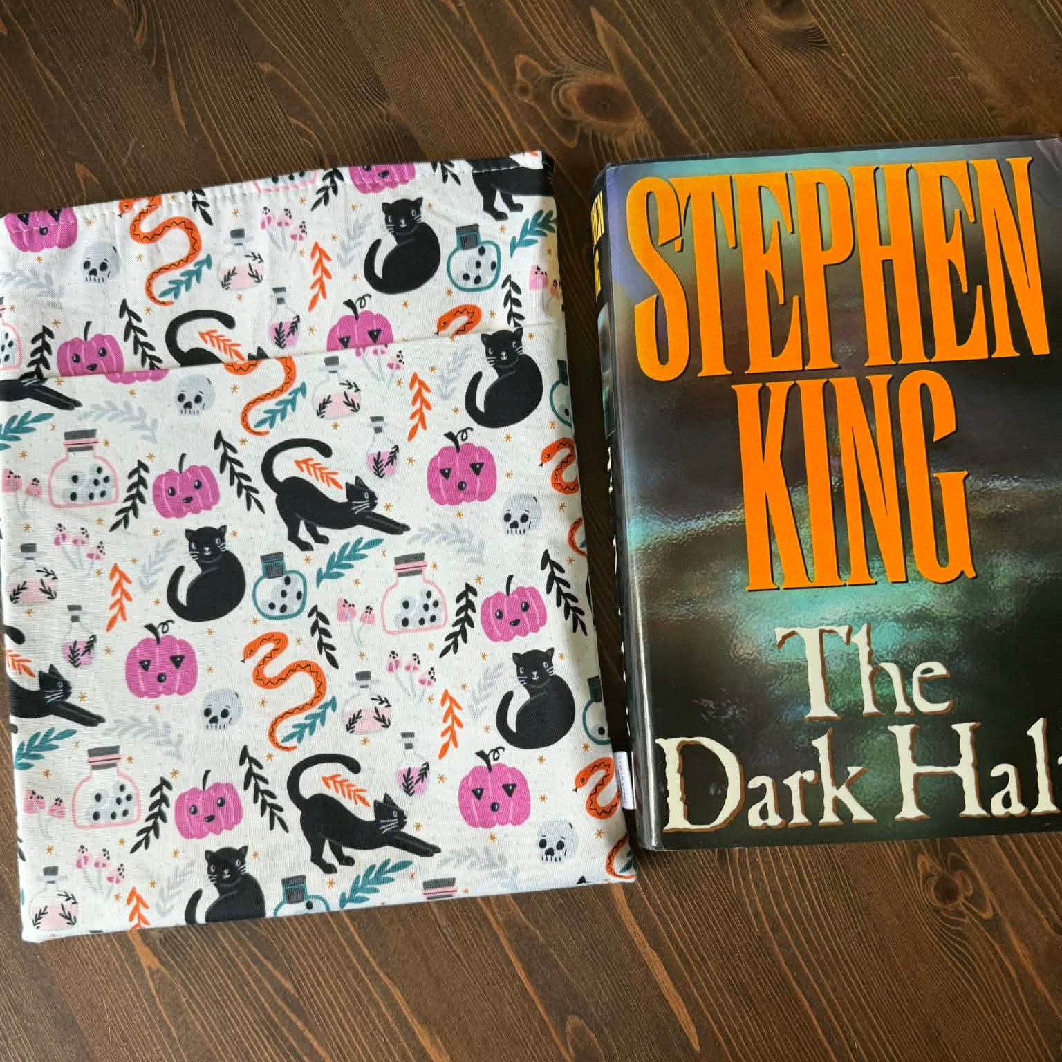 Large Book Sleeve - Cats and Pumpkins