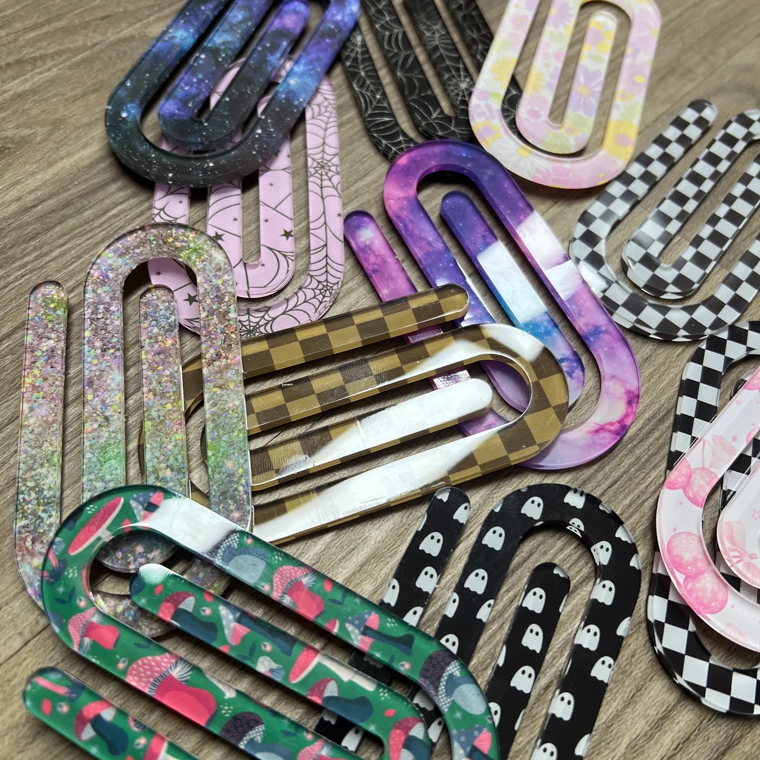 Jumbo Acrylic Paperclips / Bookmarks - Black & White Check
