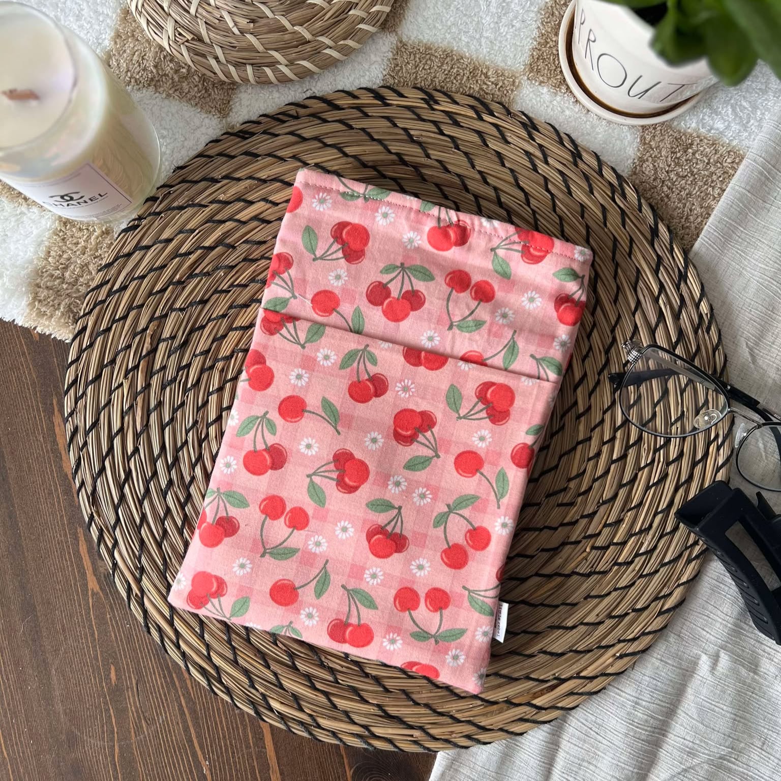 Pretty Cherries - Book Sleeve