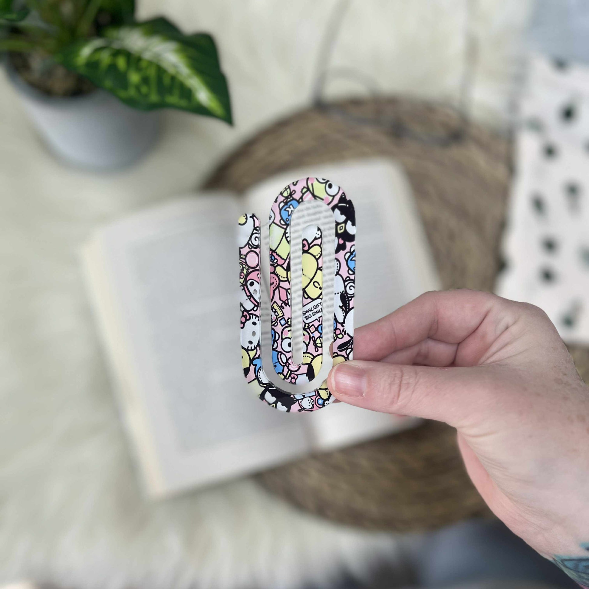 Jumbo Acrylic Paperclips / Bookmarks - Hello Friends