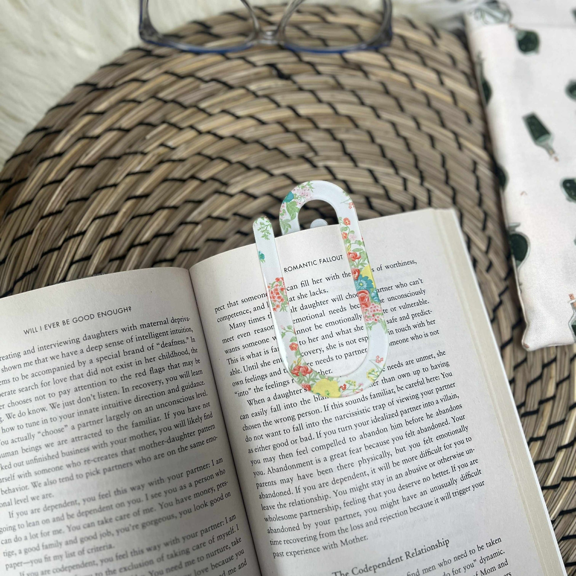 Jumbo Acrylic Paperclips / Bookmarks - Vintage Floral