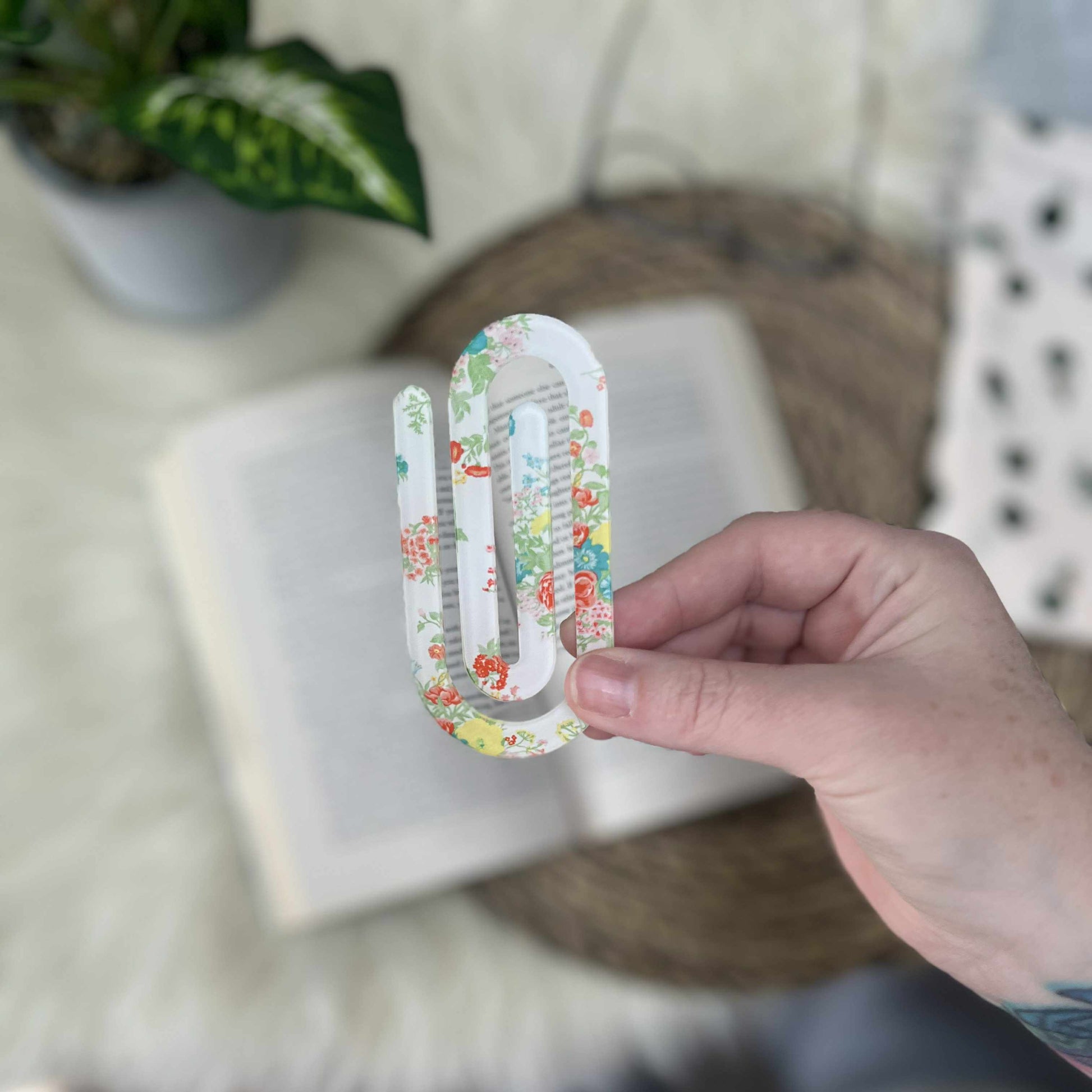 Jumbo Acrylic Paperclips / Bookmarks - Vintage Floral